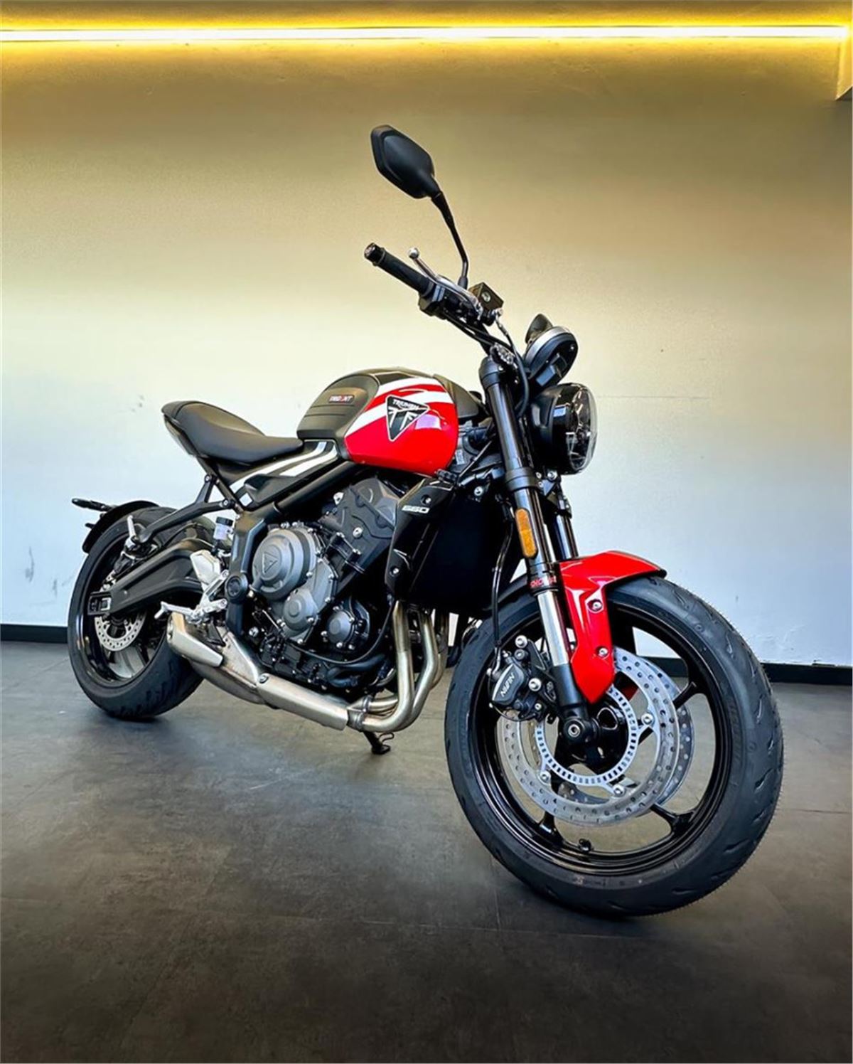 Stockmodel Trident 660 MY25