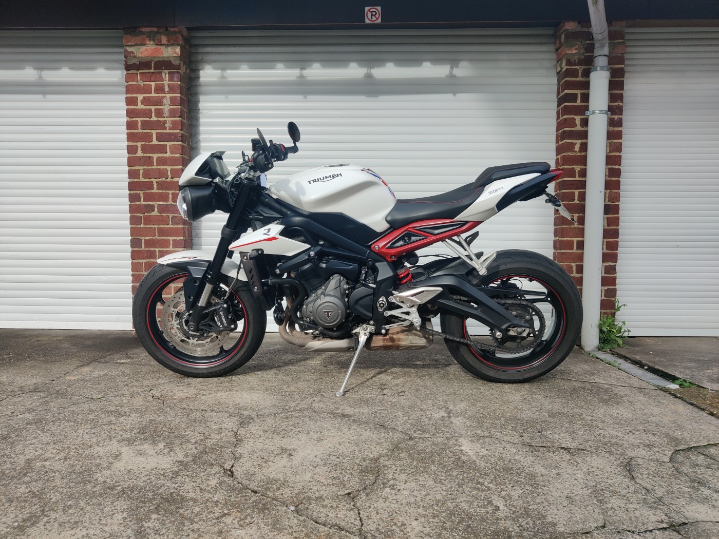 Street triple R Crystal White