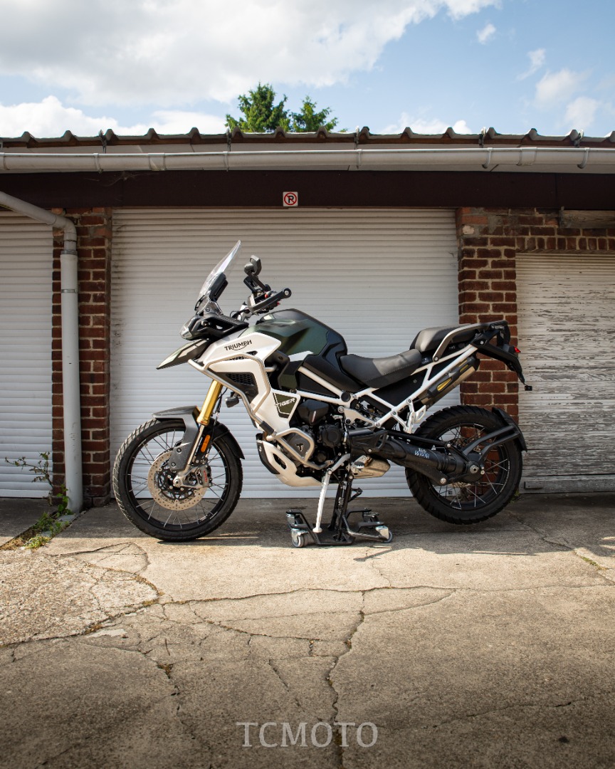 Tiger 1200 Rally Explorer matt khaki