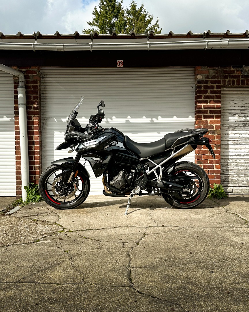 Tiger 900 GT Pro - Sapphire Black