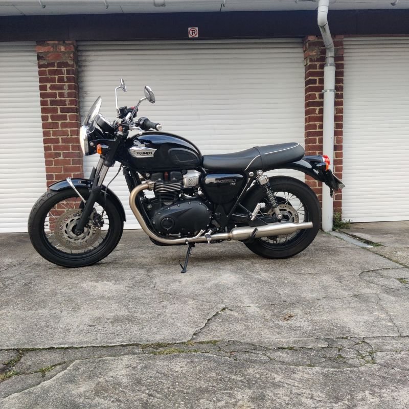 Bonneville T100 Jet Black